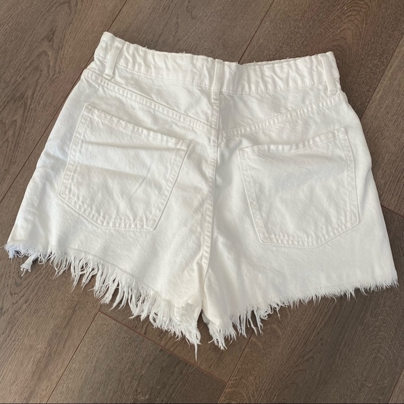Zara white distressed shorts - Picture 2 of 3